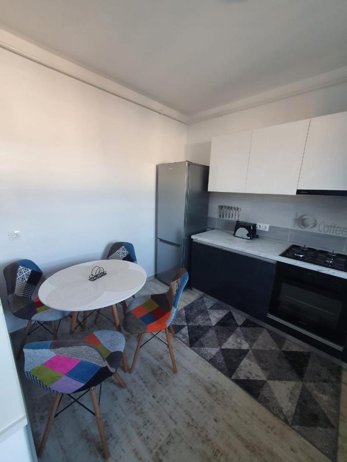 Studio 70 Brasov Luaran gambar